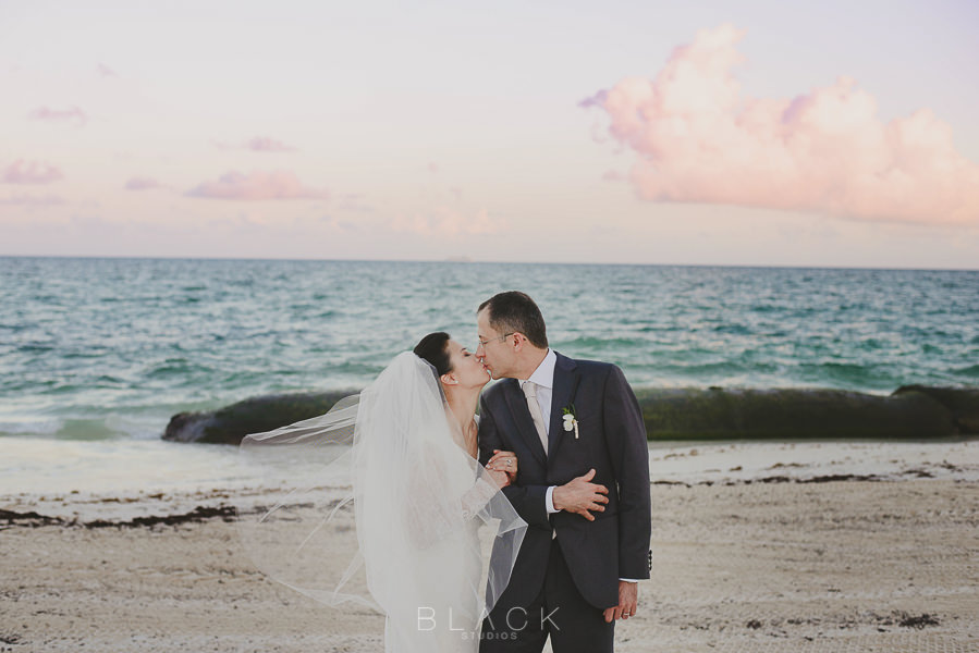 playa-del-carmen-wedding-photos-at-banyan-tree-mayakoba-42